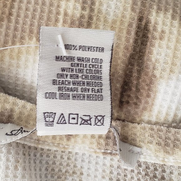 AMERICAN RAG Framed Henley Tie Dye Top - Picture 8 of 10